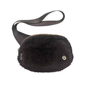 Lululemon Black Fleece Sherpa Everywhere Belt Bag  in 2L